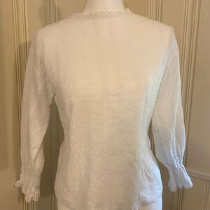 Hyouka White Eyelet Lace Neck Long Sleeve stretch wrist lightweight cotton top,